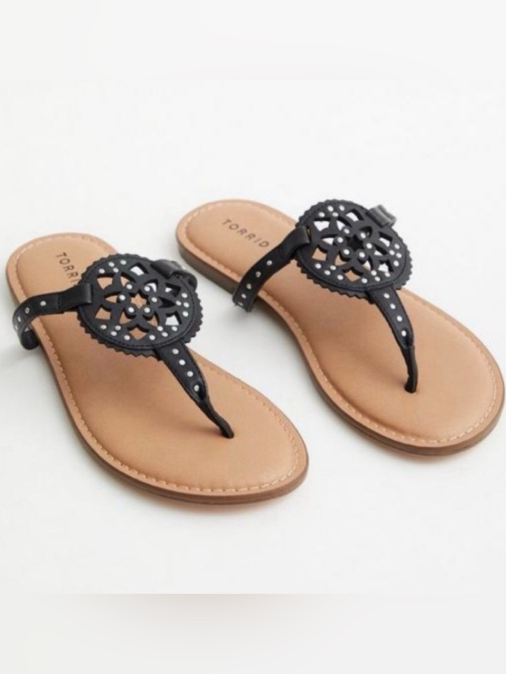 🆕 Black Medallion T Strap Sandal 8.5 Metallic  Wide Width NWT Torrid New! 8 1/2